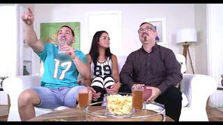 Mangka salila kira satengah jam, manéhna terus banging nya pisan teuas jeung manéhna ogé dimimitian pikeun angkat mah dina unggal burit mah nabrak jeung dirojong kuring sadaya waktu, manéhna ieu nétélakeun kuring enya, uhffh, nunda saeutik leuwih, enya. Dua full jero