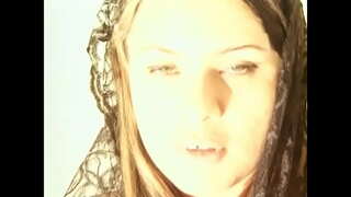 Adamın hayaleti kendi beynini kırdı, haedcore&#039;un borcunu hatırlatmak için üç arkadaşıyla cinsel ilişkiden sonra badanalı göğüsleri olan kızıl saçlı fahişeye geldi