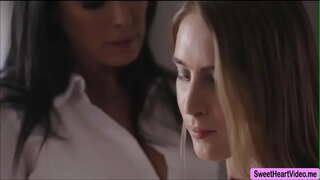 Cadence Lux finalmente tiene sexo con el coño mojado de Reagan Foxxs MILF Cadence Lux finalmente tiene sexo con el coño mojado de Reagan Foxxs MILF