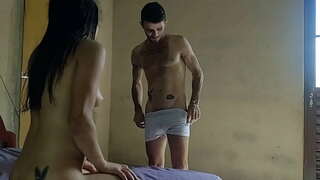 Novinha Lalla Potira dando gostoso par Betosmoke e Velika Bambu