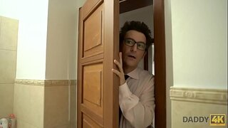 DADDY4K. சோதனை நவீன நடத்தை